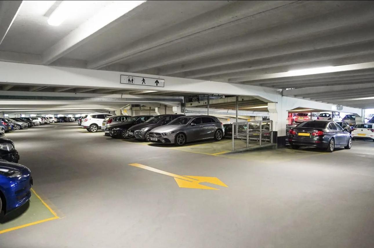 Deluxe City Modern Apt&Free Parking No Balcony リーズ エクステリア 写真